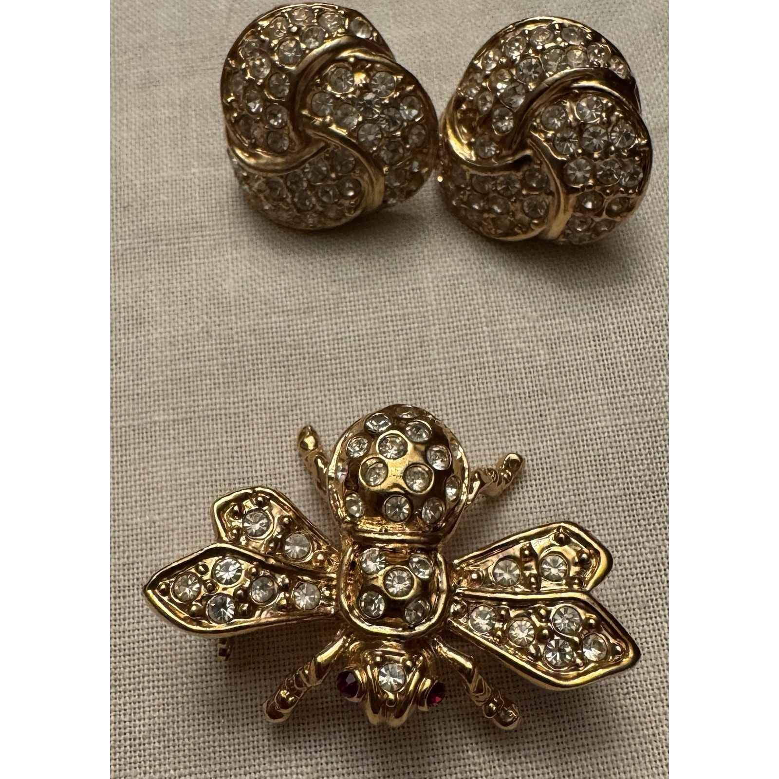 Roman Gold Tone Crystal Bee Brooch And Earrings Fashion Jewelry Set